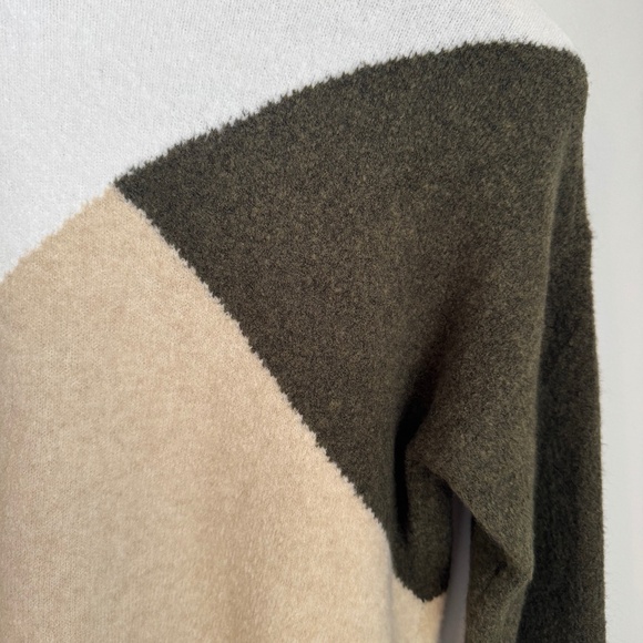 NWT J.Crew Factory Colorblock mockneck sweater in extra-soft yarn SZ XS - Picture 5 of 6